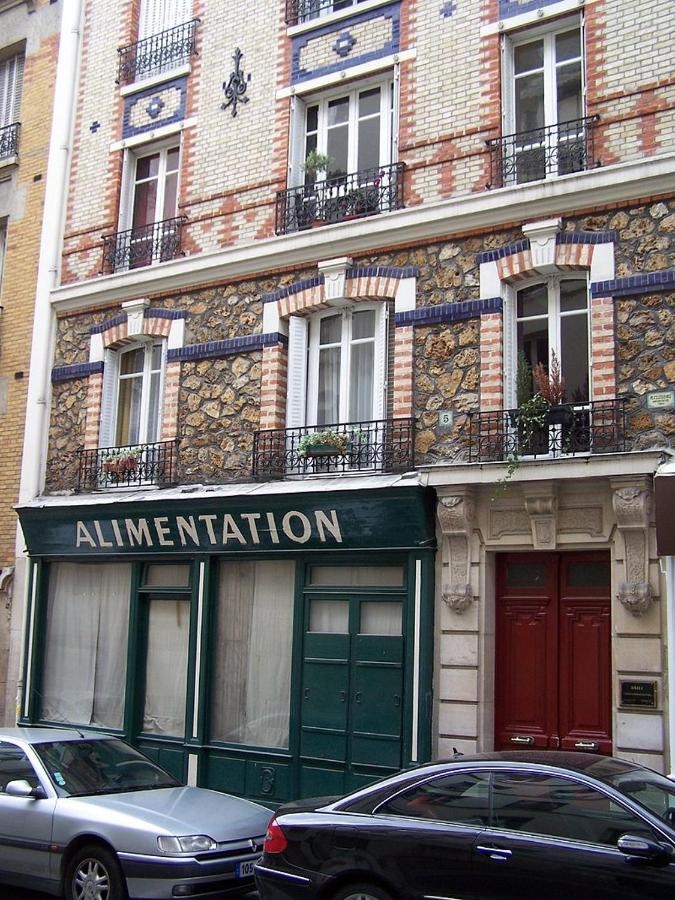 Petite Maison Avec Cour Dans Les Beaux Quartiers-Vous Faites Le Menage- Very Good Prices For T-H-E Location But You Have To Clea-N Th-E Flat Apartment Paris Ngoại thất bức ảnh