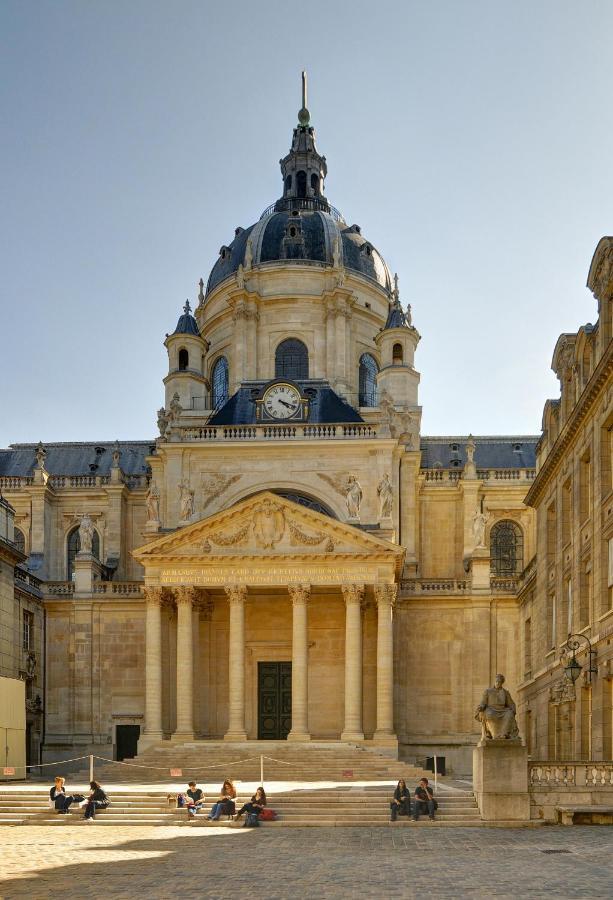 Petite Maison Avec Cour Dans Les Beaux Quartiers-Vous Faites Le Menage- Very Good Prices For T-H-E Location But You Have To Clea-N Th-E Flat Apartment Paris Ngoại thất bức ảnh
