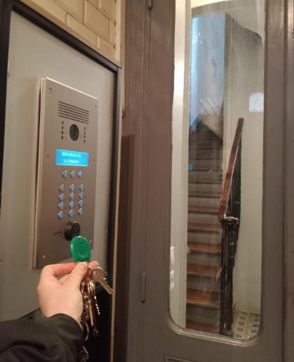 Petite Maison Avec Cour Dans Les Beaux Quartiers-Vous Faites Le Menage- Very Good Prices For T-H-E Location But You Have To Clea-N Th-E Flat Apartment Paris Ngoại thất bức ảnh