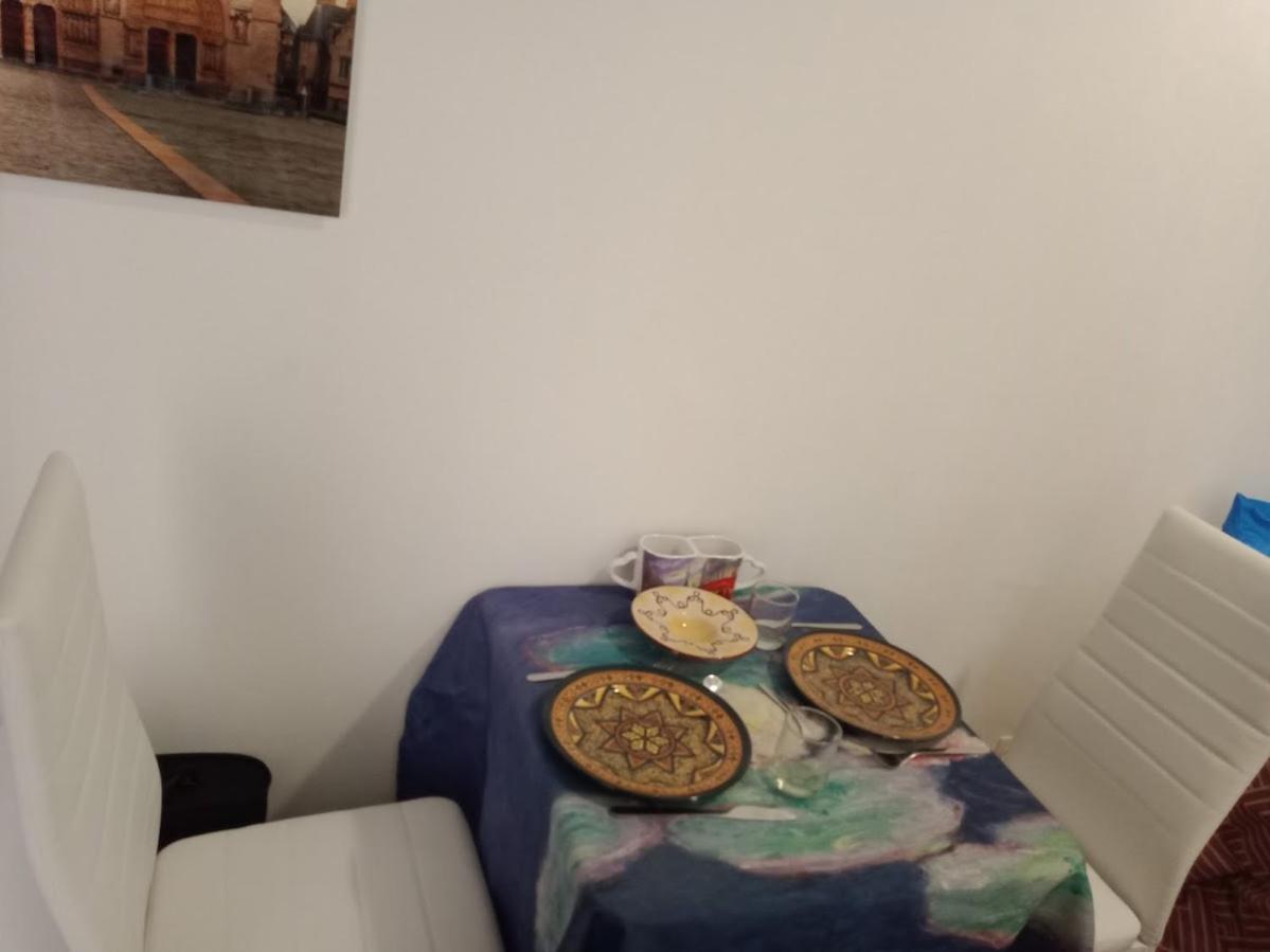 Petite Maison Avec Cour Dans Les Beaux Quartiers-Vous Faites Le Menage- Very Good Prices For T-H-E Location But You Have To Clea-N Th-E Flat Apartment Paris Ngoại thất bức ảnh