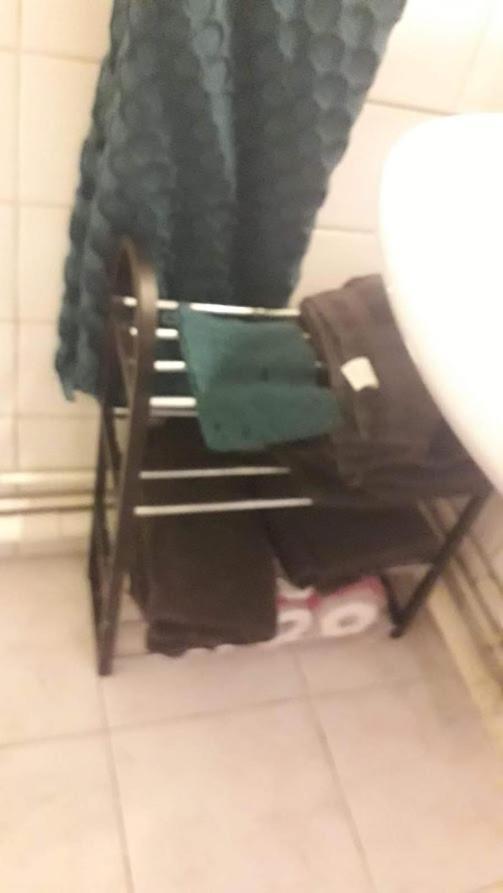 Petite Maison Avec Cour Dans Les Beaux Quartiers-Vous Faites Le Menage- Very Good Prices For T-H-E Location But You Have To Clea-N Th-E Flat Apartment Paris Ngoại thất bức ảnh