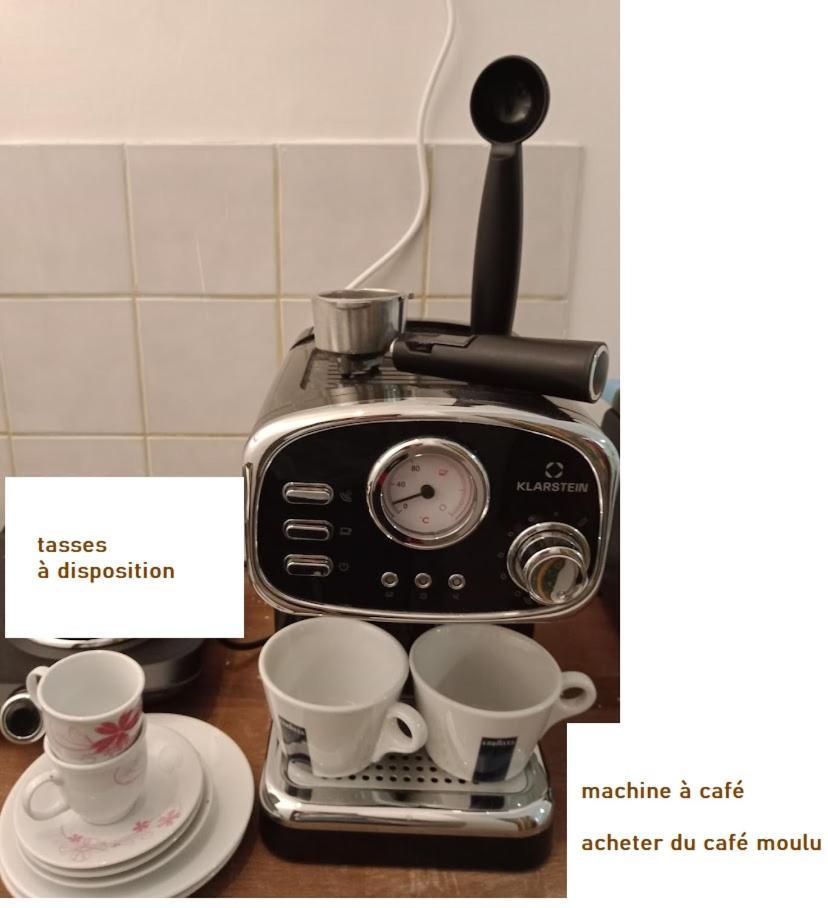 Petite Maison Avec Cour Dans Les Beaux Quartiers-Vous Faites Le Menage- Very Good Prices For T-H-E Location But You Have To Clea-N Th-E Flat Apartment Paris Ngoại thất bức ảnh