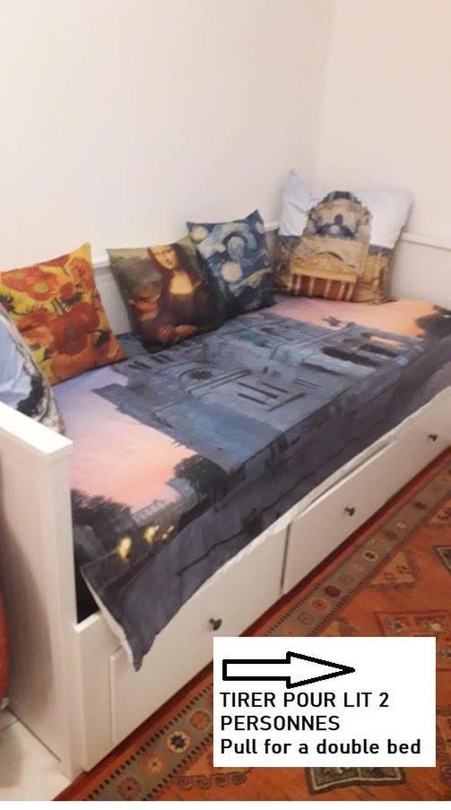 Petite Maison Avec Cour Dans Les Beaux Quartiers-Vous Faites Le Menage- Very Good Prices For T-H-E Location But You Have To Clea-N Th-E Flat Apartment Paris Ngoại thất bức ảnh