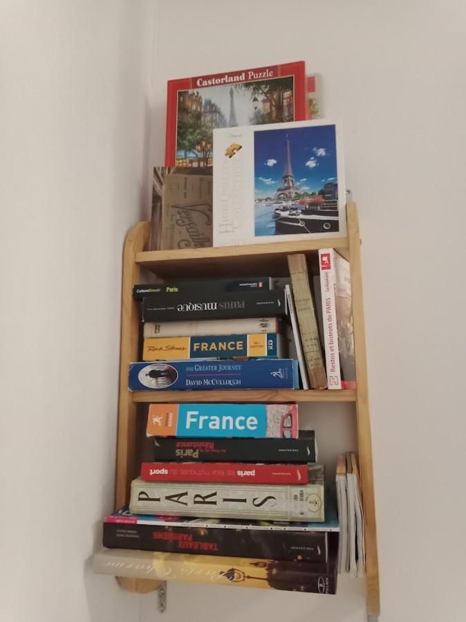 Petite Maison Avec Cour Dans Les Beaux Quartiers-Vous Faites Le Menage- Very Good Prices For T-H-E Location But You Have To Clea-N Th-E Flat Apartment Paris Ngoại thất bức ảnh