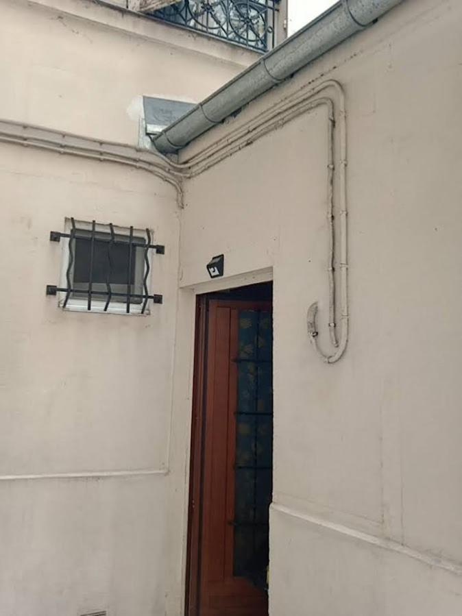 Petite Maison Avec Cour Dans Les Beaux Quartiers-Vous Faites Le Menage- Very Good Prices For T-H-E Location But You Have To Clea-N Th-E Flat Apartment Paris Ngoại thất bức ảnh